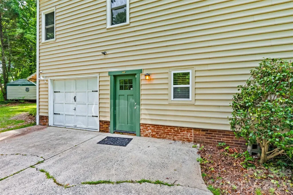 2001 Colony Hill Drive Charlotte NC 28214