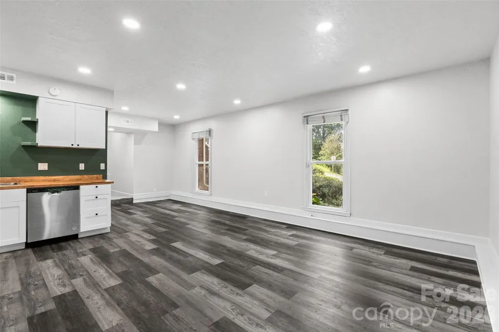2001 Colony Hill Drive Charlotte NC 28214
