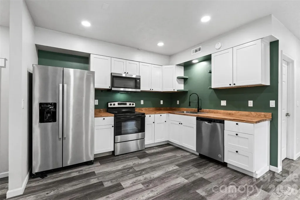 2001 Colony Hill Drive Charlotte NC 28214