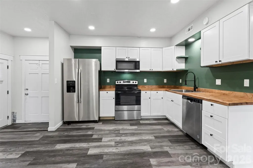 2001 Colony Hill Drive Charlotte NC 28214
