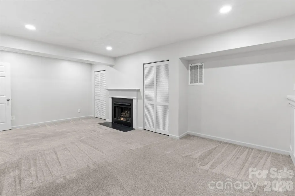 2001 Colony Hill Drive Charlotte NC 28214