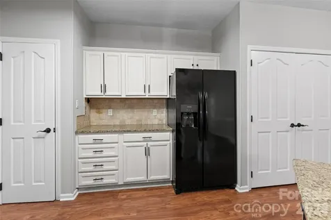 2001 Colony Hill Drive Charlotte NC 28214