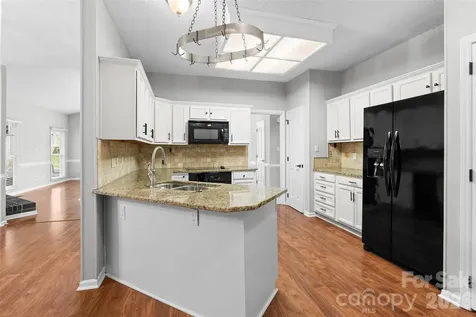 2001 Colony Hill Drive Charlotte NC 28214