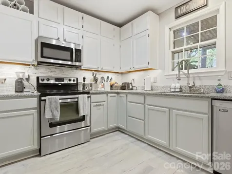 3304 Selwyn Farms Lane Charlotte NC 28209
