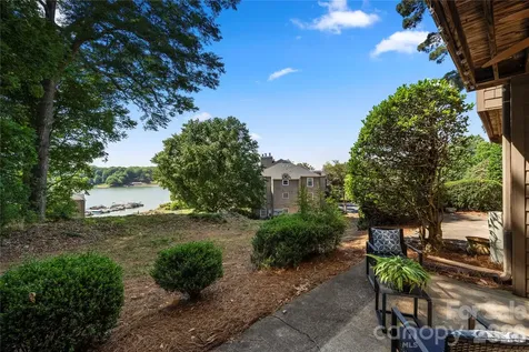 9717 Emerald Point Drive Charlotte NC 28278