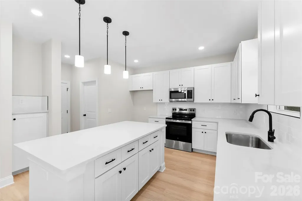 2100 Congress Court Kannapolis NC 28083