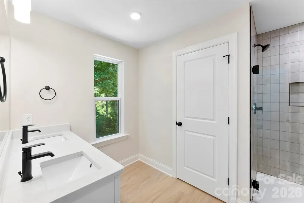 2100 Congress Court Kannapolis NC 28083