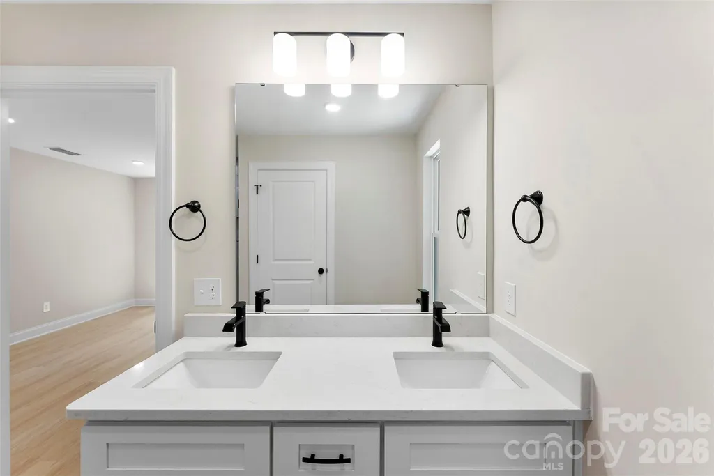 2100 Congress Court Kannapolis NC 28083