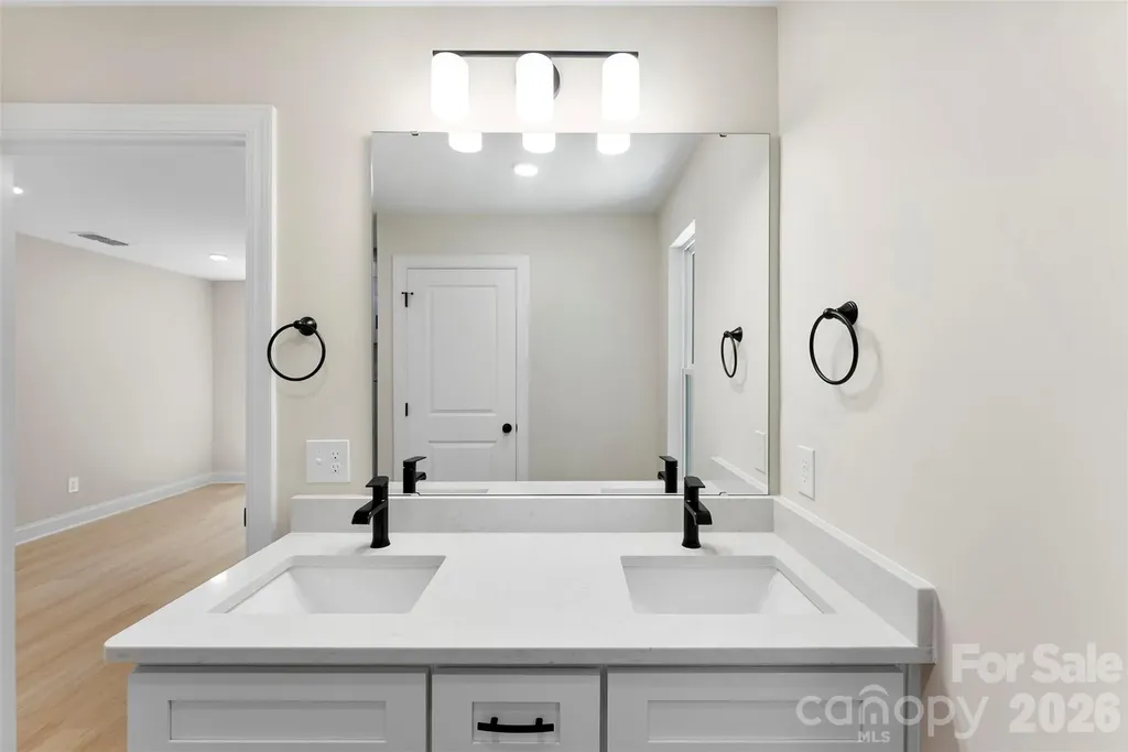 2100 Congress Court Kannapolis NC 28083