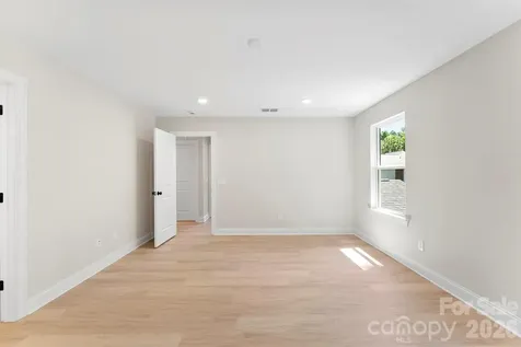 2100 Congress Court Kannapolis NC 28083