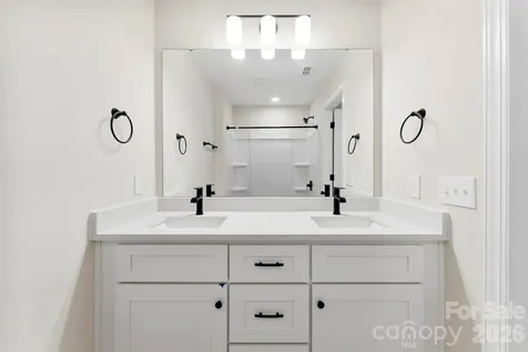 2100 Congress Court Kannapolis NC 28083