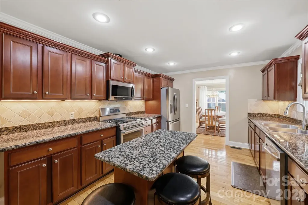 1197 Waterford Drive Hickory NC 28602