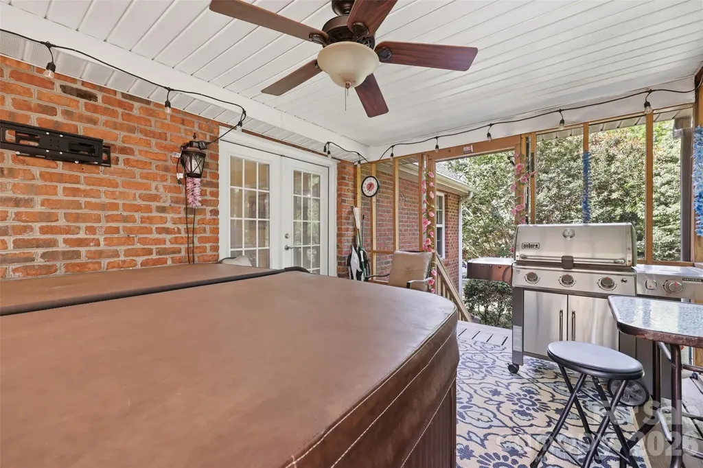 1197 Waterford Drive Hickory NC 28602