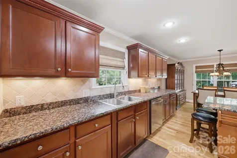 1197 Waterford Drive Hickory NC 28602