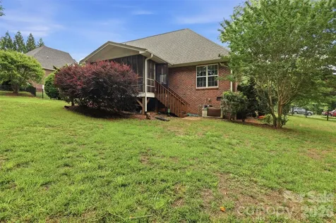 1197 Waterford Drive Hickory NC 28602