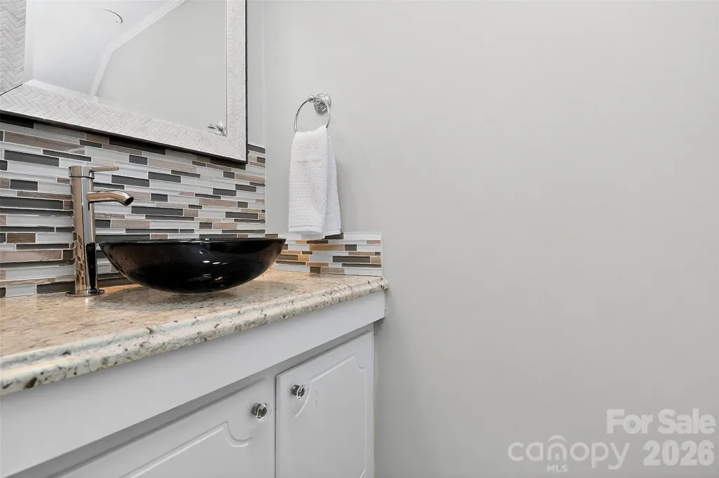 4611 Hedgemore Drive Charlotte NC 28209