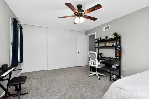 4611 Hedgemore Drive Charlotte NC 28209