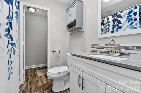 4611 Hedgemore Drive Charlotte NC 28209