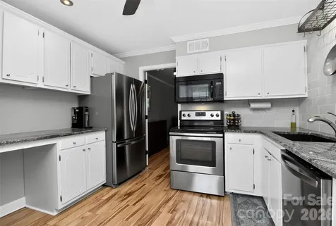4611 Hedgemore Drive Charlotte NC 28209