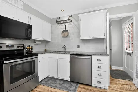 4611 Hedgemore Drive Charlotte NC 28209