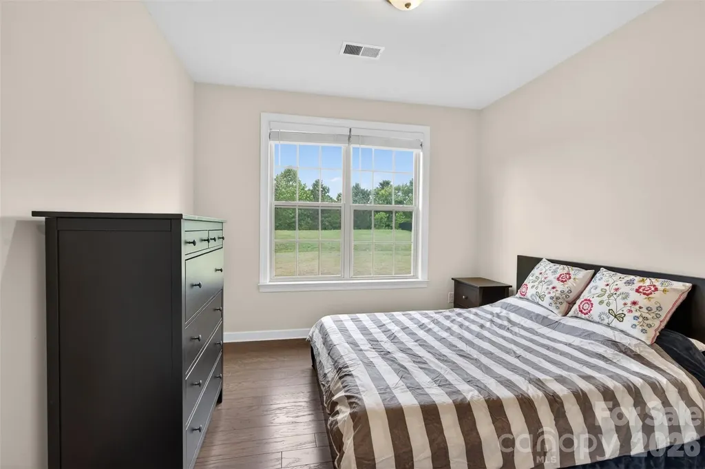 8224 Cornhill Avenue Charlotte NC 28277
