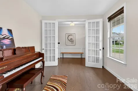 8224 Cornhill Avenue Charlotte NC 28277