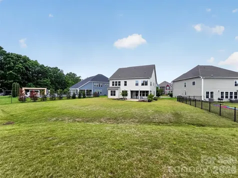 8224 Cornhill Avenue Charlotte NC 28277