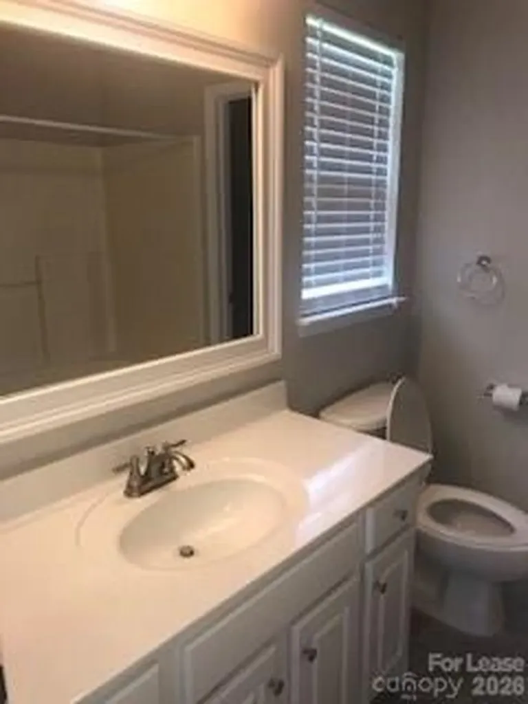 14128 Riding Hill Avenue Charlotte NC 28213