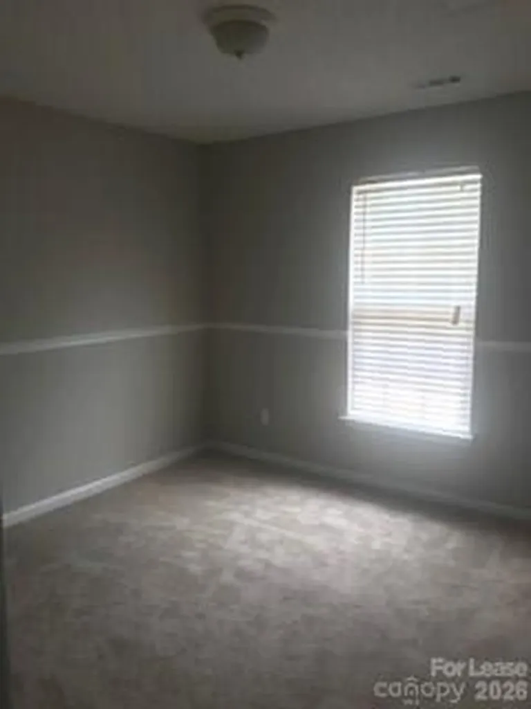 14128 Riding Hill Avenue Charlotte NC 28213