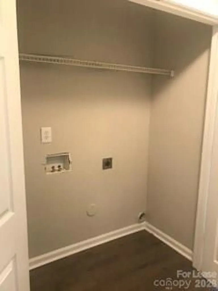 14128 Riding Hill Avenue Charlotte NC 28213