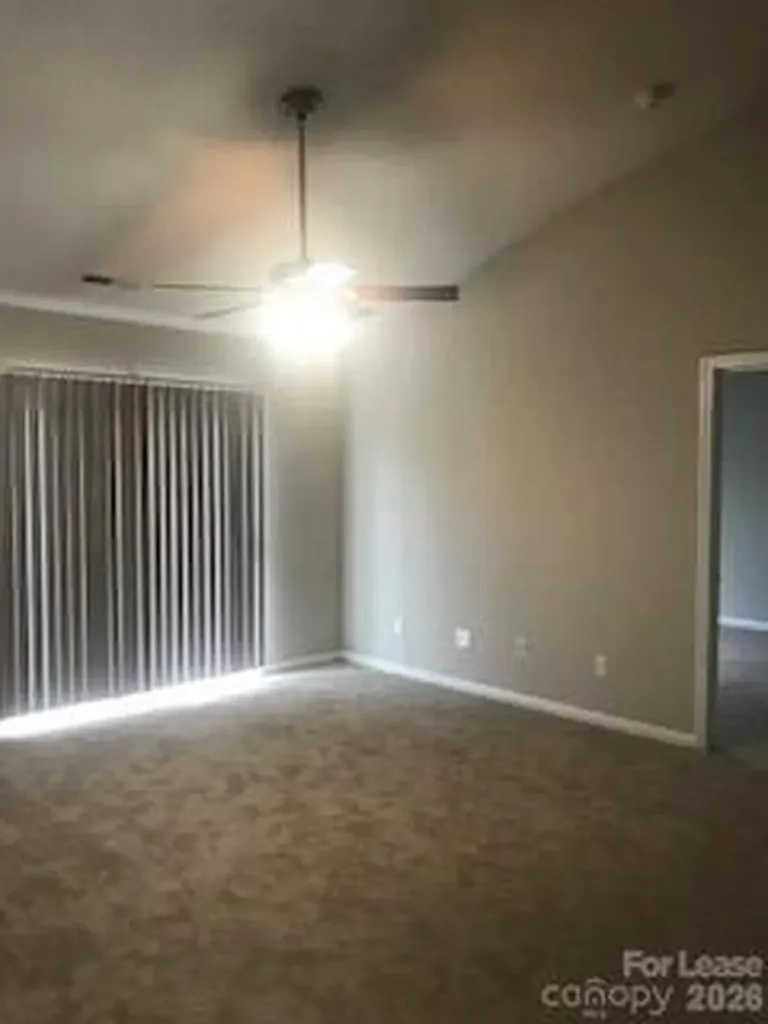 14128 Riding Hill Avenue Charlotte NC 28213