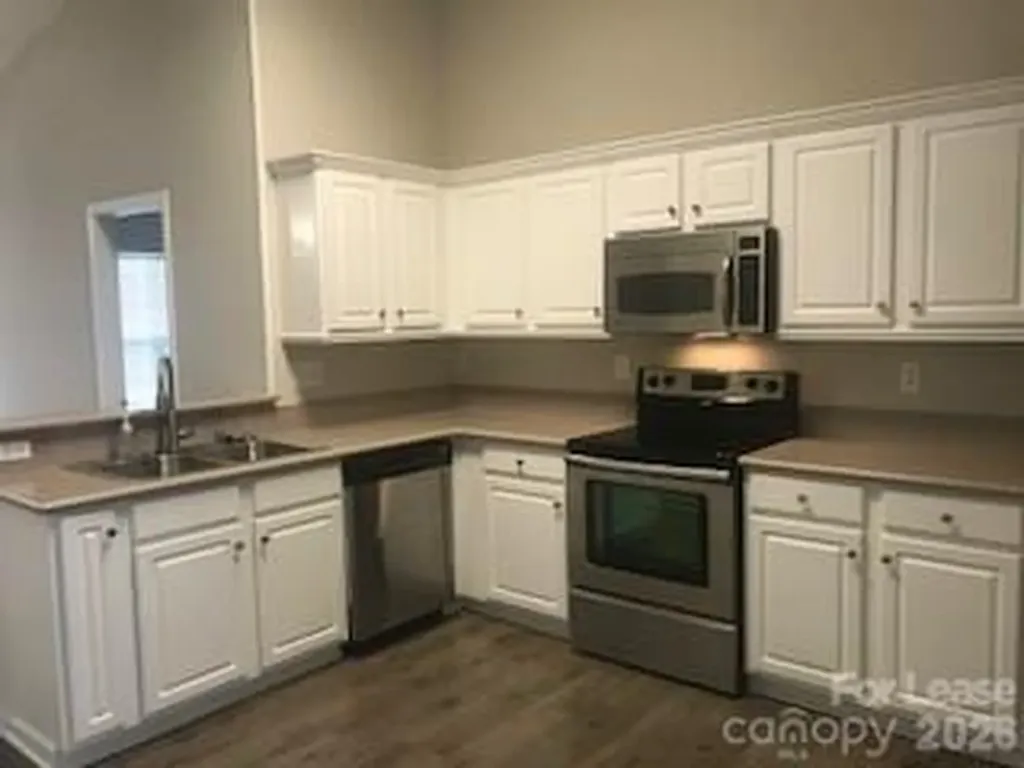 14128 Riding Hill Avenue Charlotte NC 28213