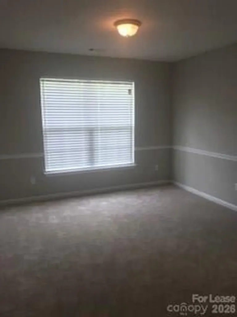 14128 Riding Hill Avenue Charlotte NC 28213