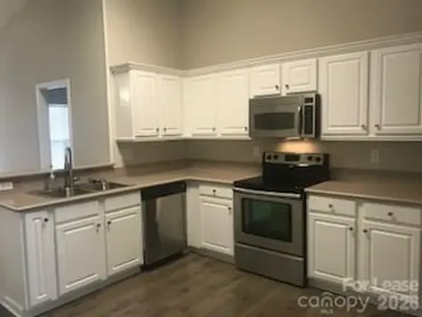 14128 Riding Hill Avenue Charlotte NC 28213