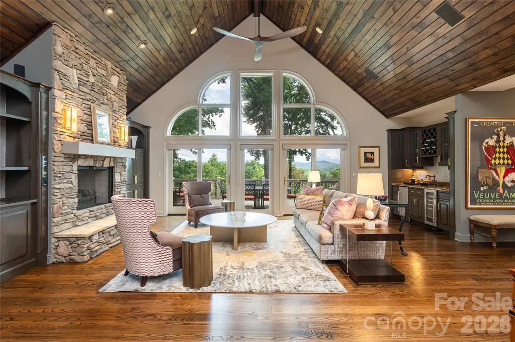 305 Piney Knoll Lane Hendersonville NC 28739