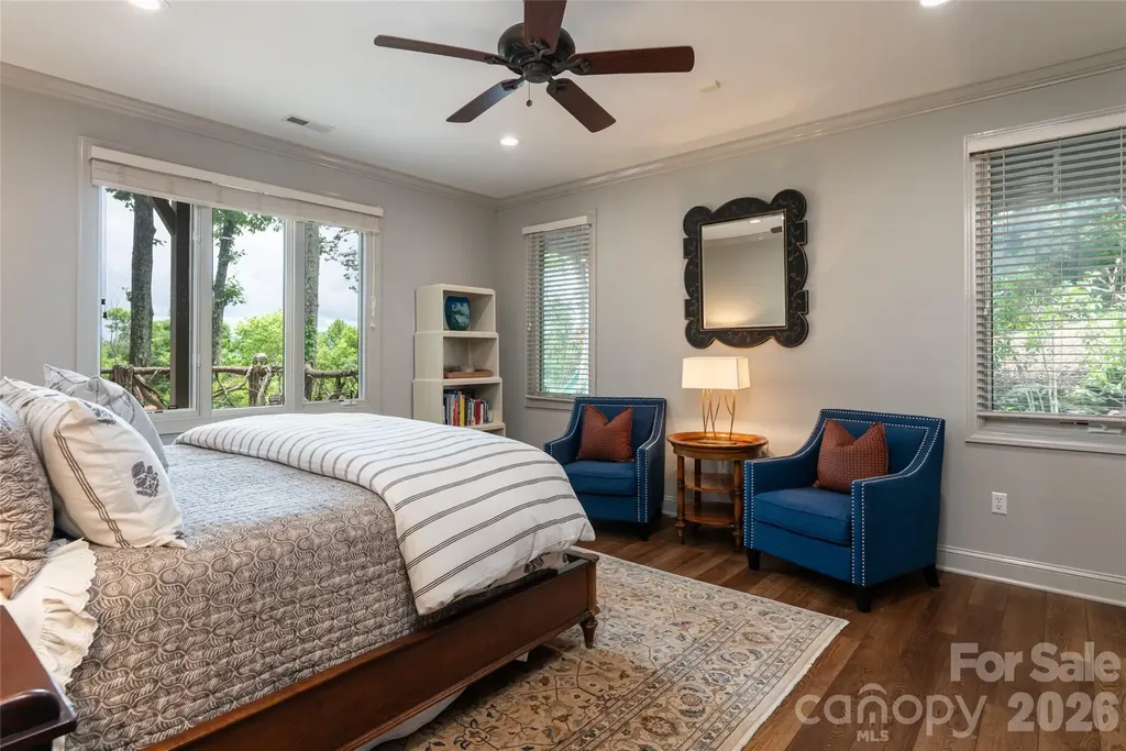 305 Piney Knoll Lane Hendersonville NC 28739