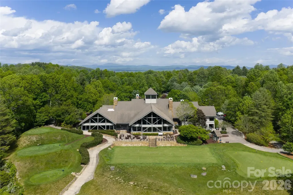 305 Piney Knoll Lane Hendersonville NC 28739