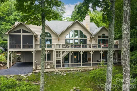 305 Piney Knoll Lane Hendersonville NC 28739