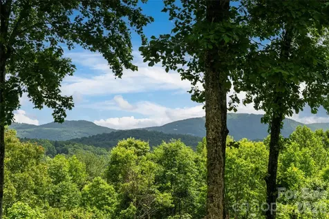 305 Piney Knoll Lane Hendersonville NC 28739