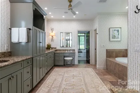 305 Piney Knoll Lane Hendersonville NC 28739