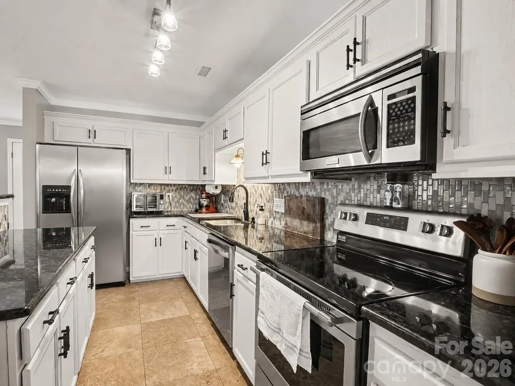 2243 Oakhurst Court Kannapolis NC 28081