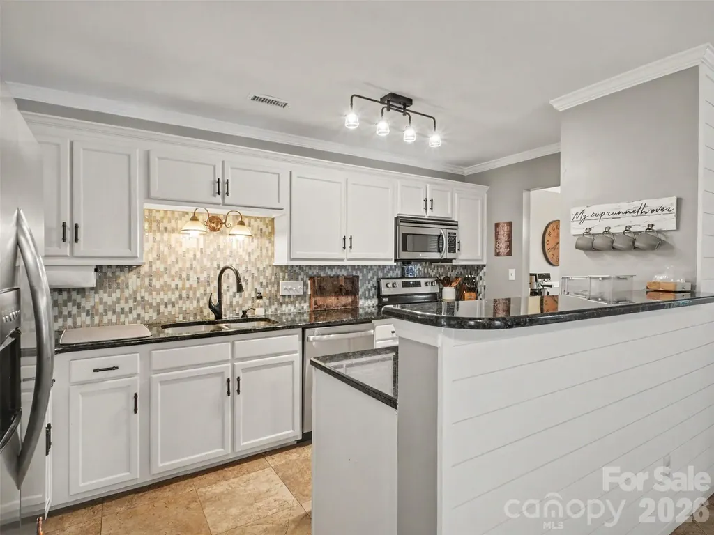 2243 Oakhurst Court Kannapolis NC 28081