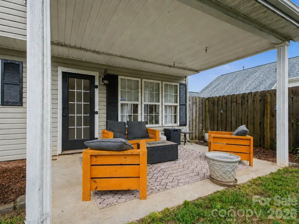 2243 Oakhurst Court Kannapolis NC 28081