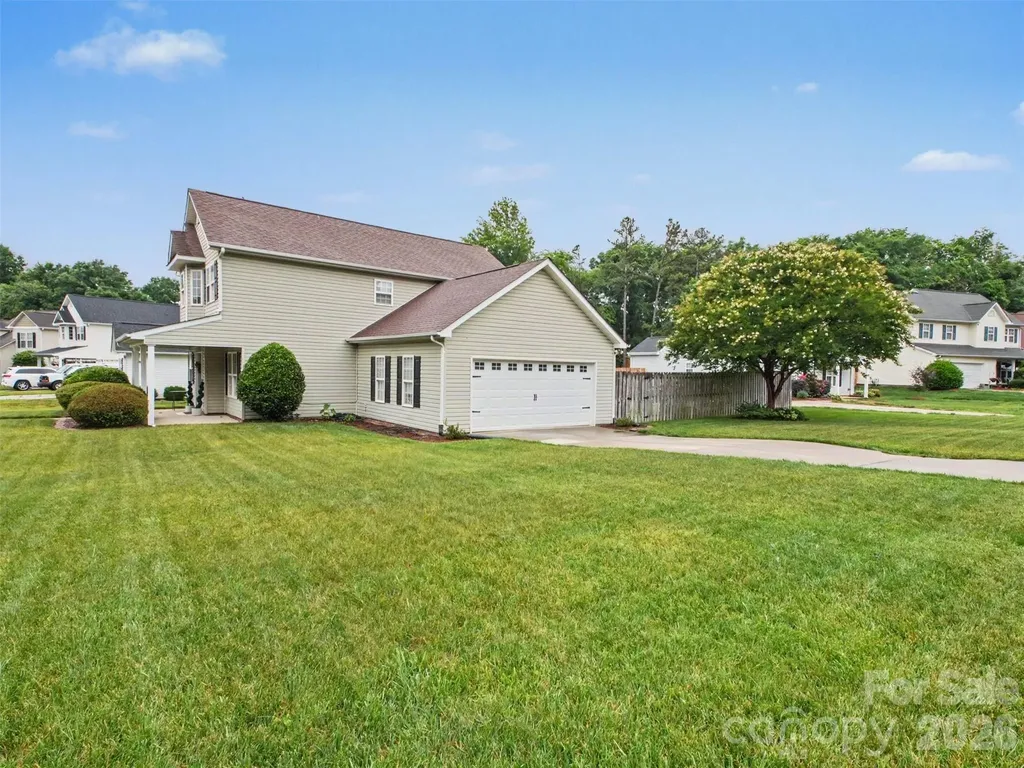 2243 Oakhurst Court Kannapolis NC 28081