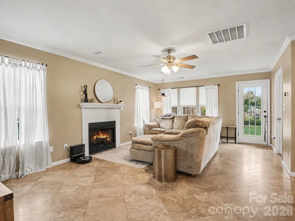 2243 Oakhurst Court Kannapolis NC 28081