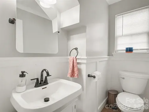 2243 Oakhurst Court Kannapolis NC 28081