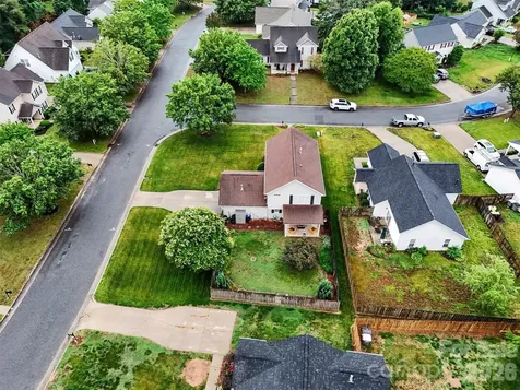 2243 Oakhurst Court Kannapolis NC 28081