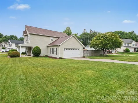 2243 Oakhurst Court Kannapolis NC 28081