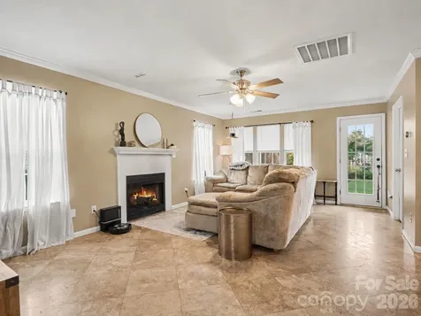 2243 Oakhurst Court Kannapolis NC 28081