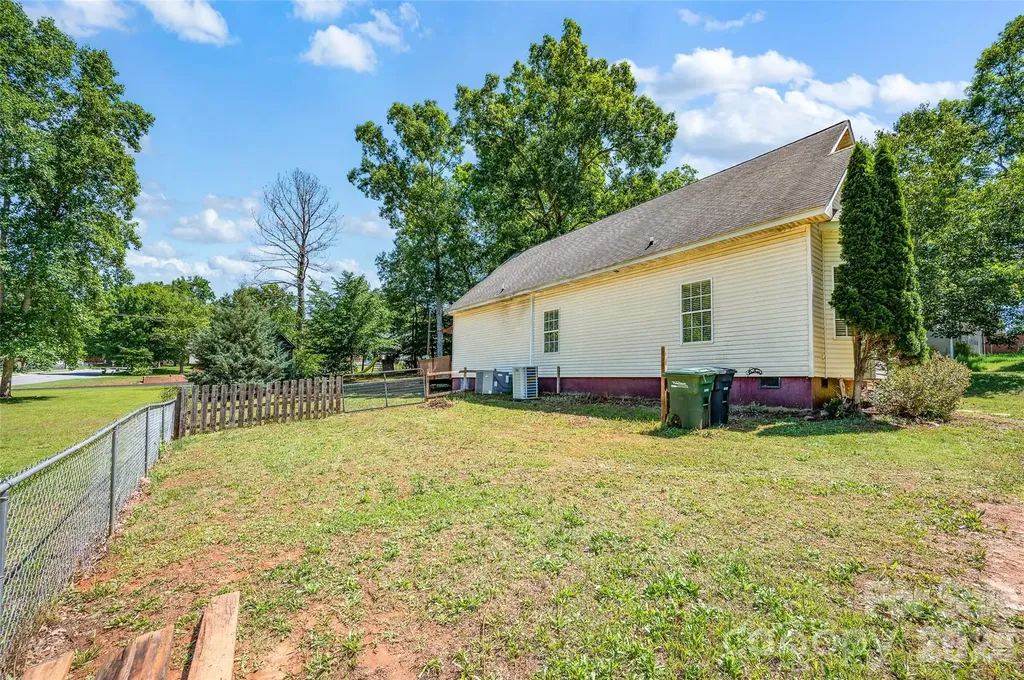 105 Queensbury Road Troutman NC 28166